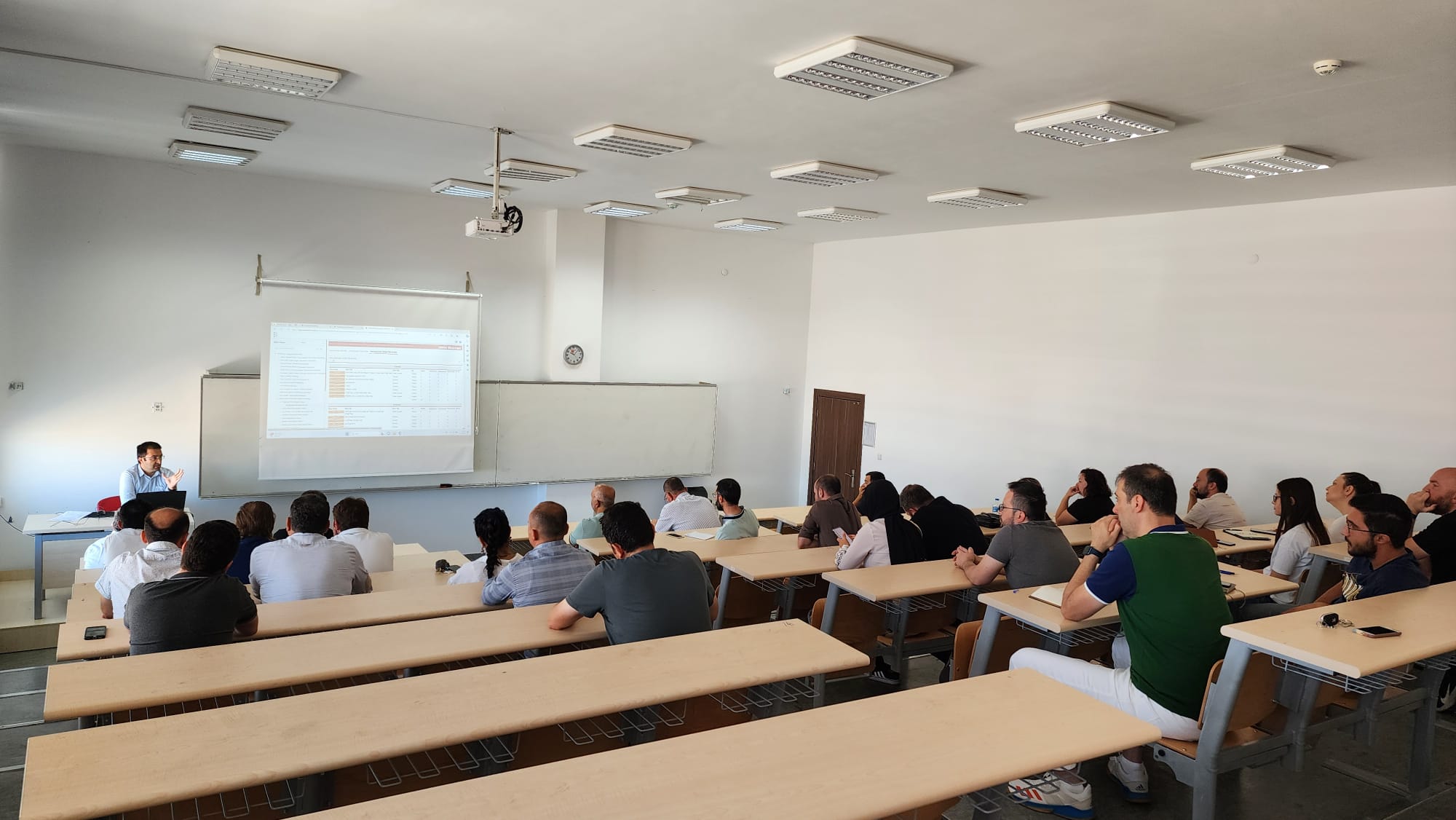 Fakültemizde Bologna Süreci Kapsamında Akreditasyon Bilgilendirme Toplantısı Gerçekleştirildi