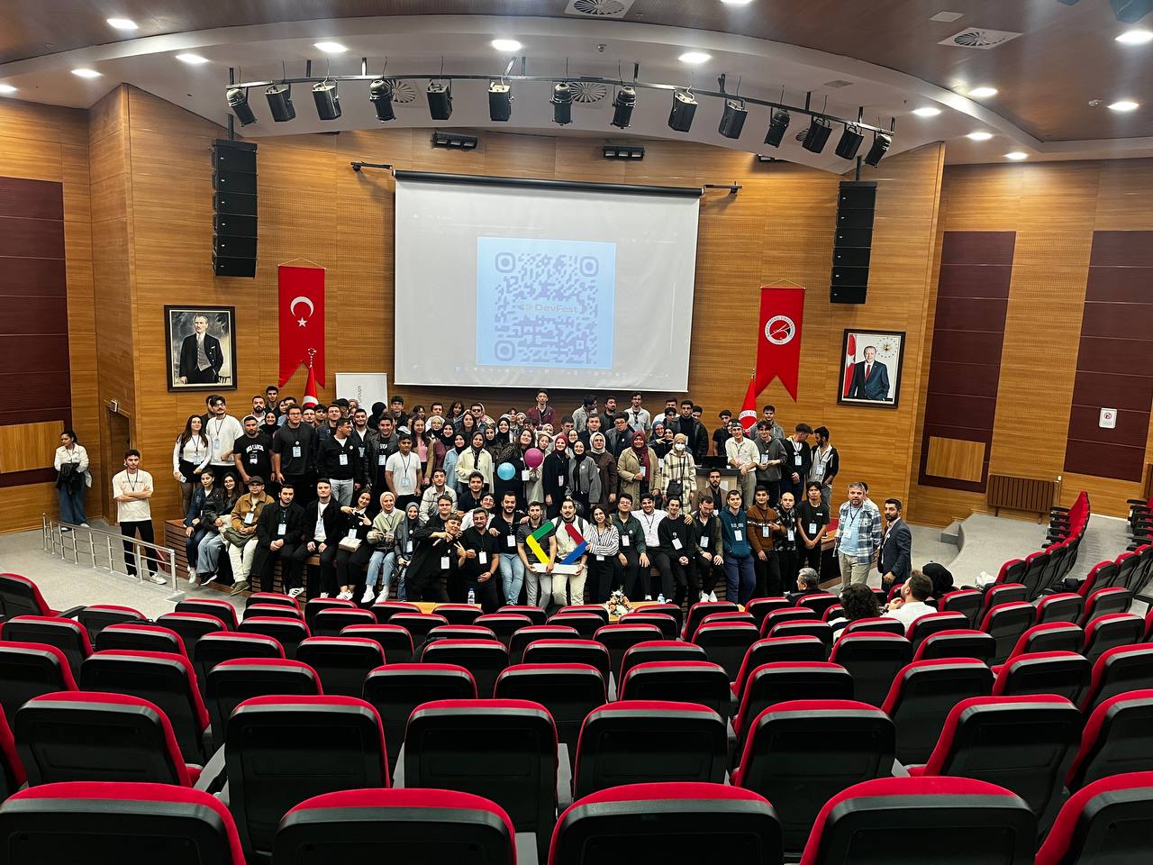 DEVfest24 Bilgehan Bilgili Merkez Kütüphanesi'nde Gerçekleşti