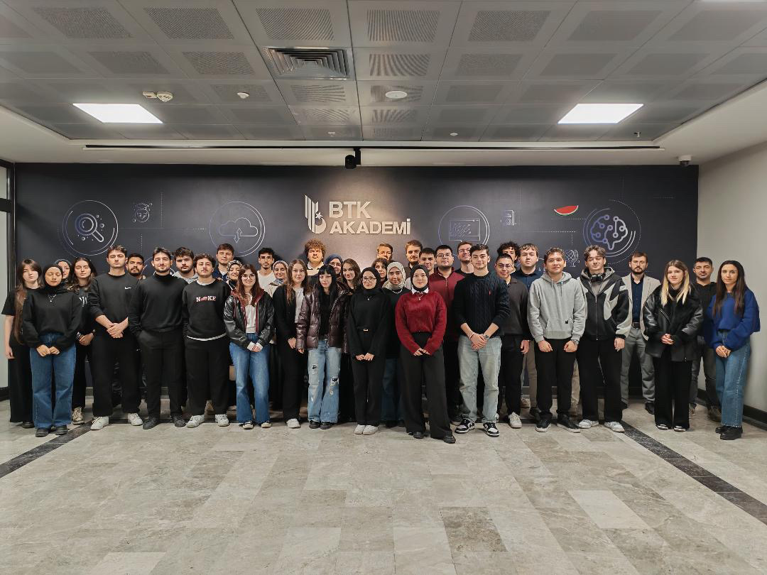 Yazılım Geliştirme Öğrenci Topluluğu’muzdan Ankara’ya Teknik ve Kültürel Gezi