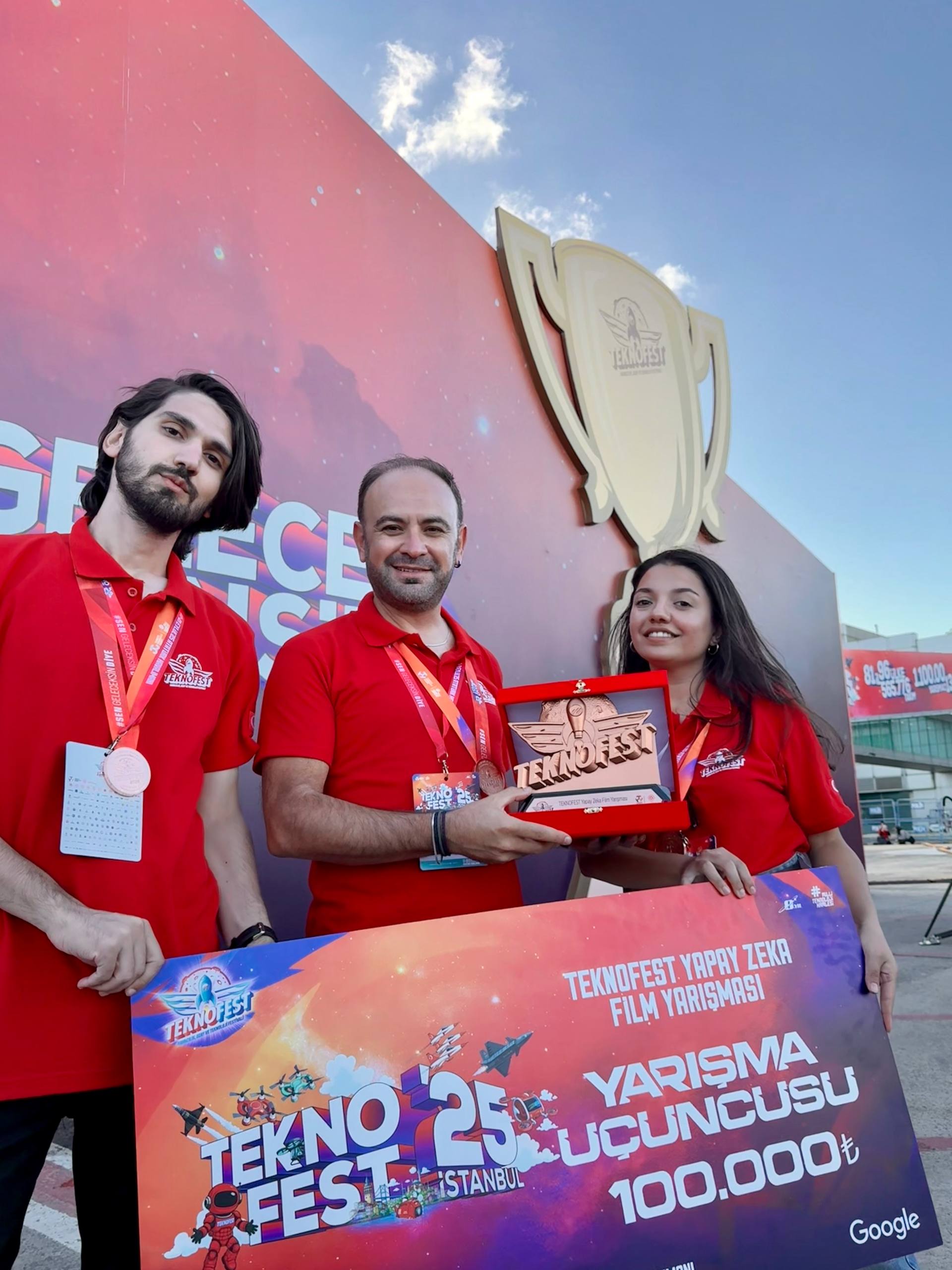 TEKNOFEST 2025’te Yapay Zeka Film Yarışmasında Üçüncü olan “Virtual Edu” takımımız ödülünü aldı. 