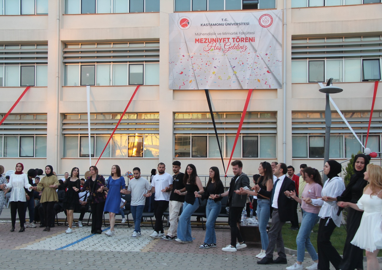 Kastamonu Üniversitesi Mühendislik ve Mimarlık Fakültesi Makine Mühendisliği Mezuniyet Töreni Coşkuyla Kutlandı!