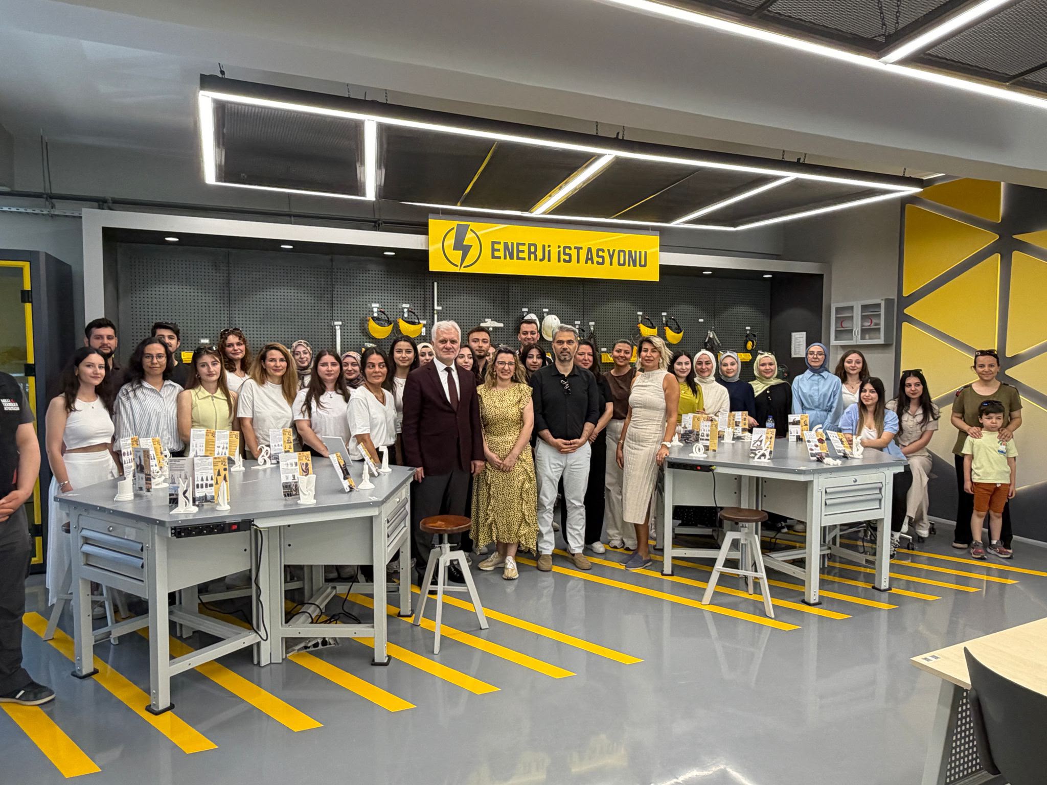 Sanat ve Mimarlık Tarihi Dersinde 20. Yıla Özel Tasarımlar Sergilendi